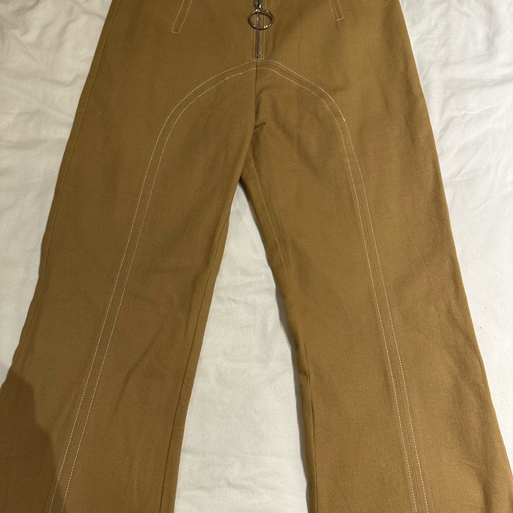The modern muse (WNTRMSE) beige pants